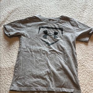 Under Armour Kids Gray T-Shirt size 7